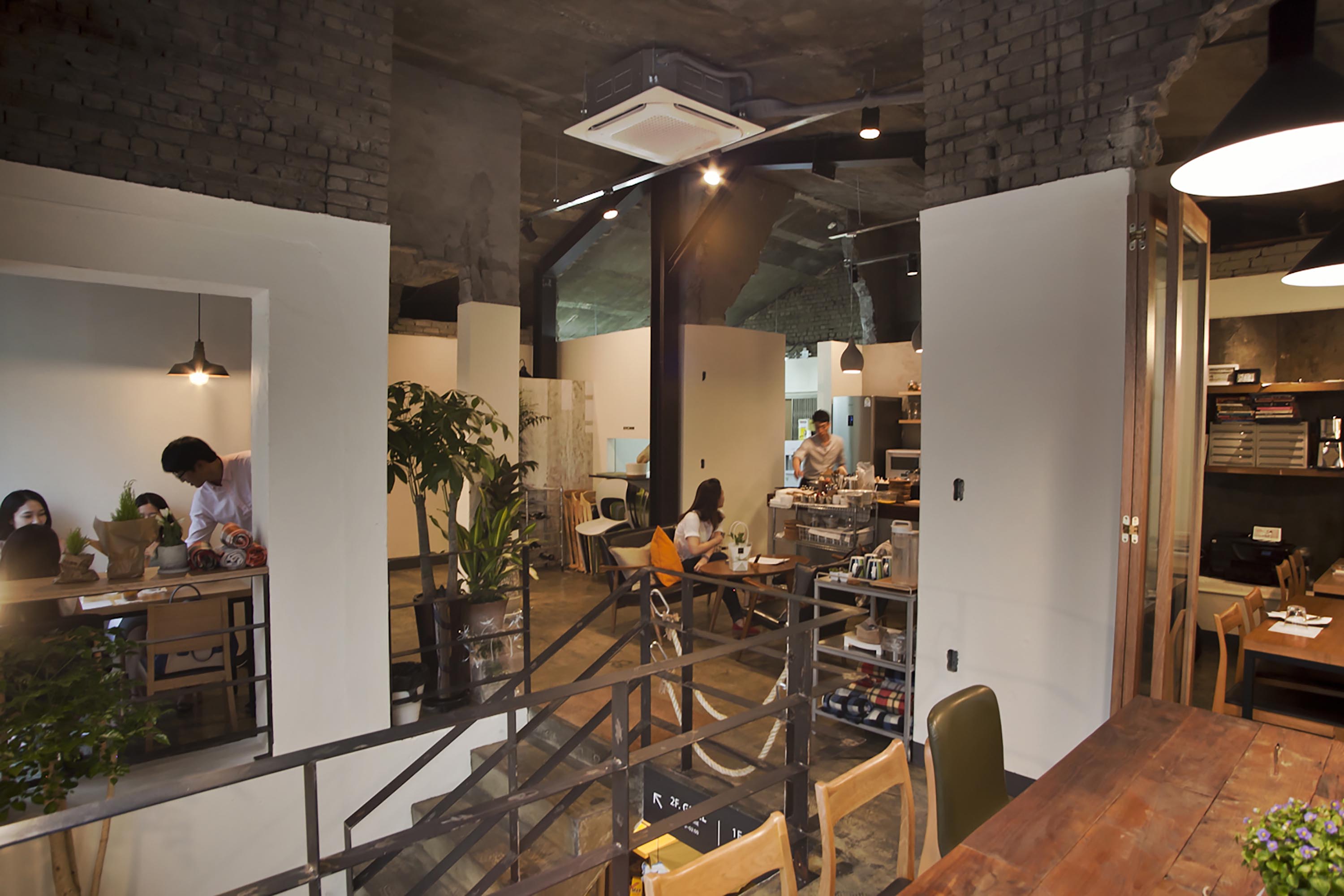 Meals House THE FIRST PENGUIN